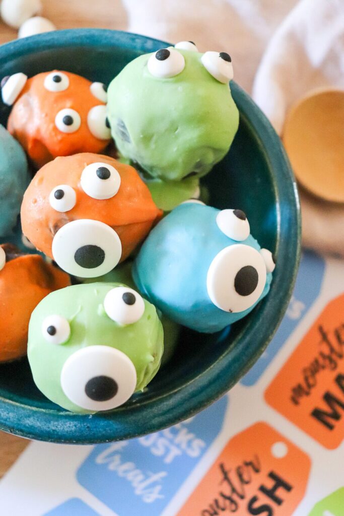Halloween Oreo Balls by The Wooden Spoon Effect